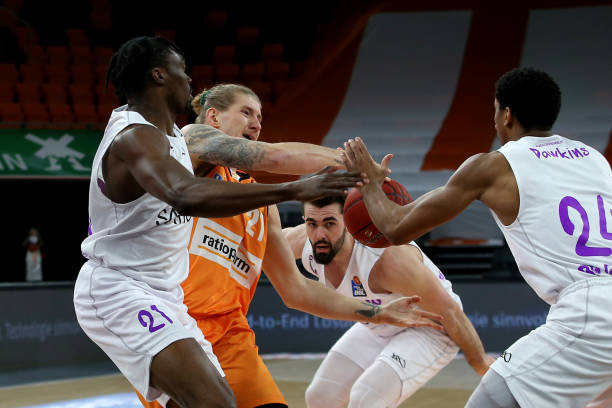 伴随着音乐 伴随着音乐